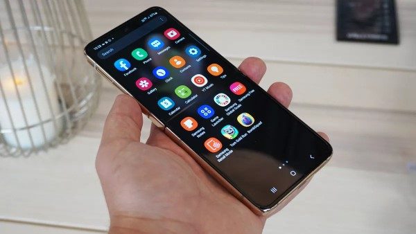 Samsung Galaxy Z Flip5 Co May Sim 3