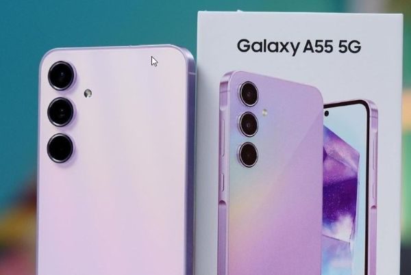 Samsung Galaxy A55 5G mang màu tím nhạt thanh lịch